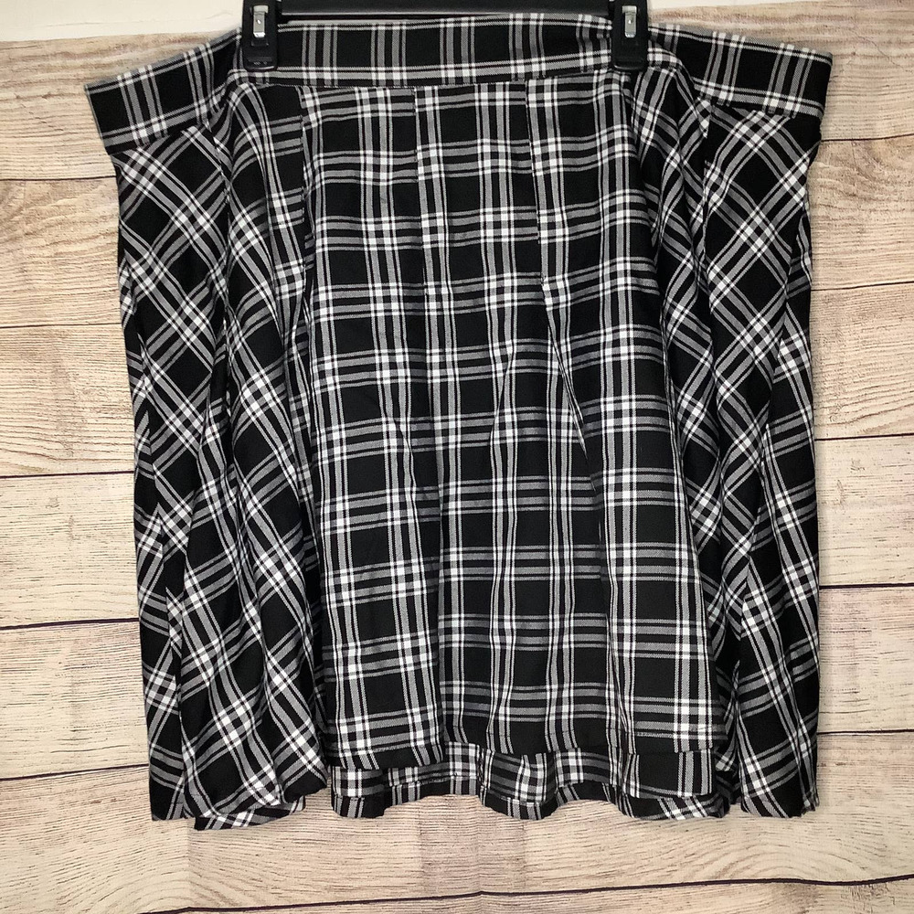 Torrid size 4 plaid school girl skirt